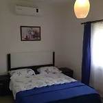 Knidos לינה וארוחת בוקר *
