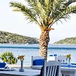 לינה וארוחת בוקר Knidos גולטורקבוקו