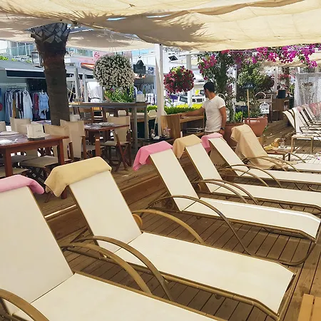 Knidos ベッド・アンド・ブレックファスト