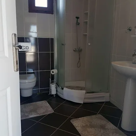 Knidos 住宿加早餐酒店 古托克布库