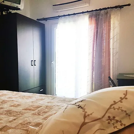 Knidos 住宿加早餐酒店 古托克布库