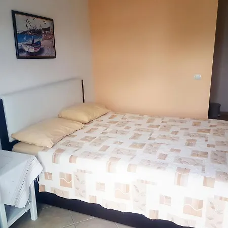 住宿加早餐酒店 Knidos 古托克布库